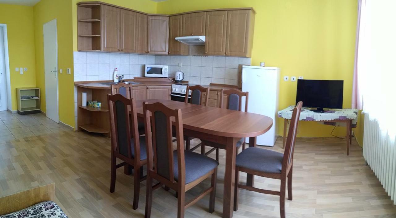 Apartman Utvina 外观 照片